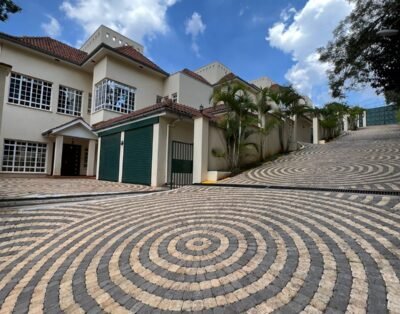 4 Bedroom Townhouse For Rent in Kyuna