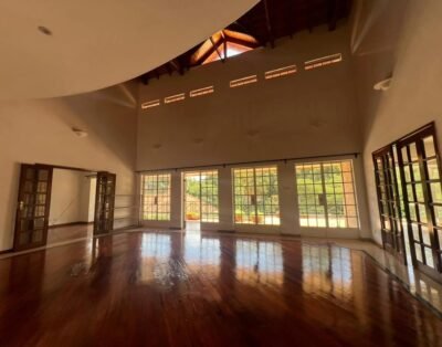 5 Bedroom House For Rent in Nyari