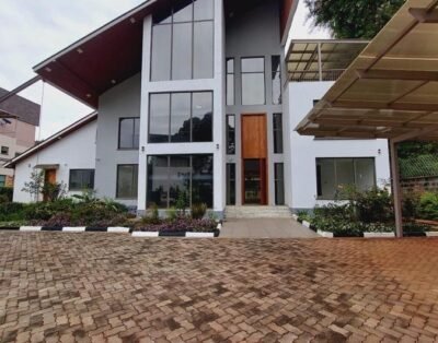 5 Bed Villa with En Suite in Karen