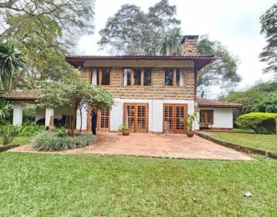 4 Bed Villa with En Suite in Rosslyn