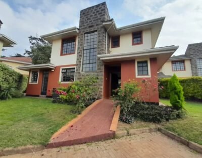 3 Bedroom Villa with SQ For Rent in Fourways Junction Estate