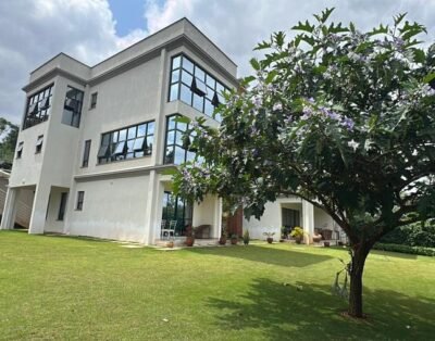 7 Bed Villa with En Suite at Nyari