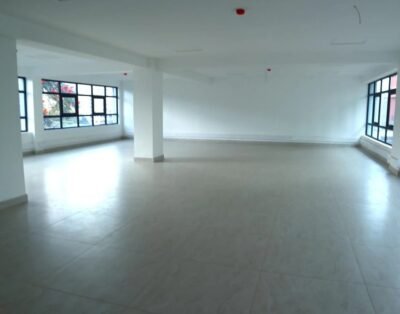 2,000 ft² Office for Rent in Parklands